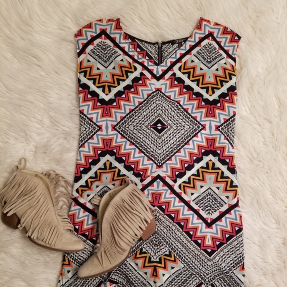 Short tribal‎ design dress/shirt